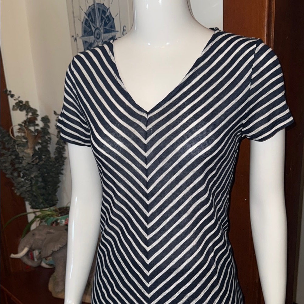 NWT jones NY size small Striped V-Neck Women's navy and gray Top